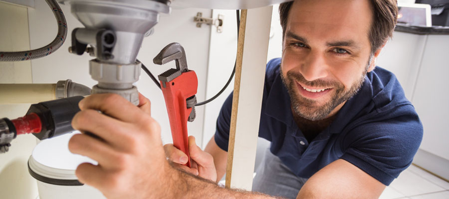 Pour quels travaux recourir à un plombier